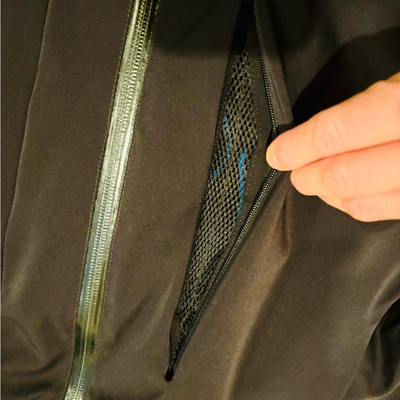 Helly Hansen Ski Jacket - Picture 12 of 16